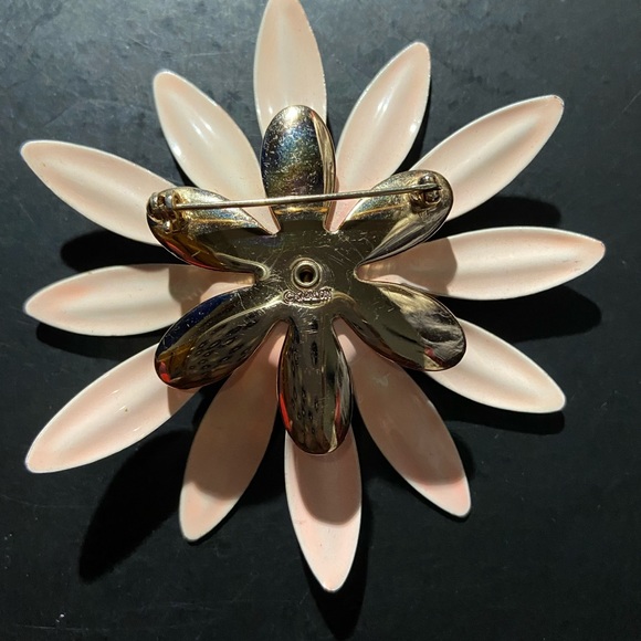 Large Flower Brooch - Picture 2 of 4